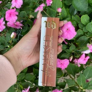 Urban Decay weightless foundation